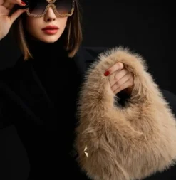 BORSE A MANO M*BRC FUR ECOPELLICCIA