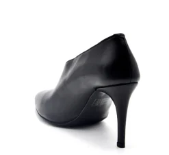 DECOLLETE' APERTO SUL LATO NERO