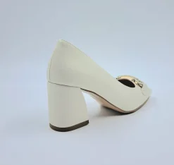 MOCASSINI FIBBIA METALLICA PANNA