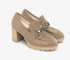 MOCASSINI IN CAMOSCIO CON APPLICAZIONE METALLICA