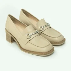 MOCASSINI IN PELLE CON FIBBIA