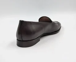 MOCASSINI IN PELLE CON PUNTA AFFUSOLATA