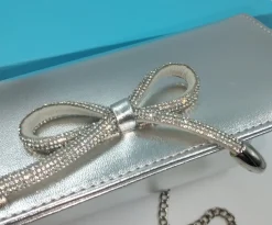 POCHETTE ARGENTO CON FIOCCO STRASS