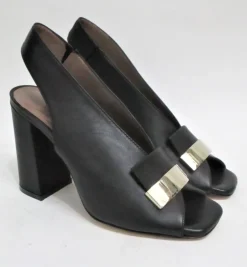 SANDALI CON APPLICAZIONE METALLICA NERO