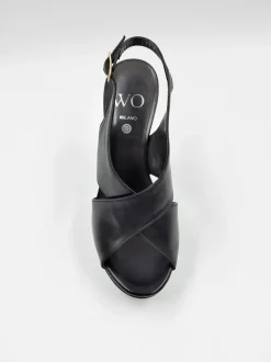 SANDALI IN PELLE CON FASCE