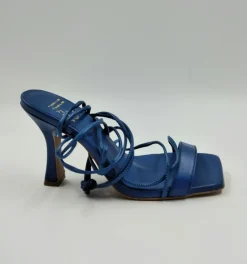 SANDALI IN PELLE MODELLO SCHIAVA BLU