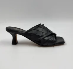 SANDALI PELLE INTRECCIATA NERA