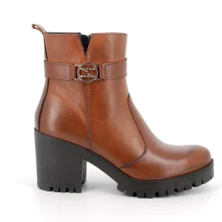 TRONCHETTI PELLE COGNAC CON FIBBIA DECORATIVA